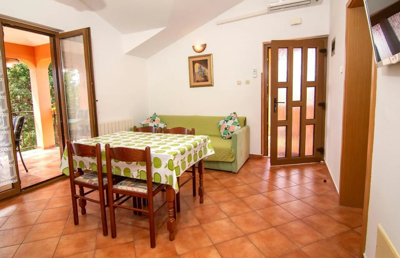 Apartment Marcella Funtana 0*,